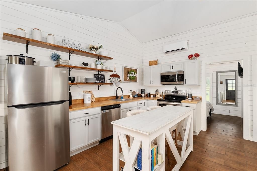 For Sale: $1,490,000 (3 beds, 3 baths, 2274 Square Feet)