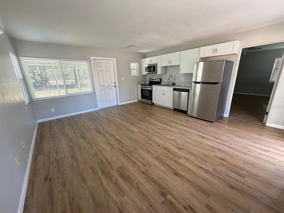 For Rent: $1,475 (1 beds, 1 baths, 576 Square Feet)