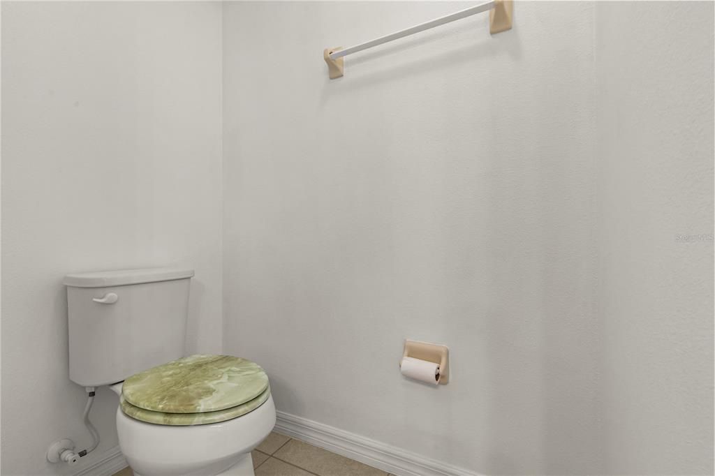 For Rent: $2,600 (3 beds, 2 baths, 1897 Square Feet)