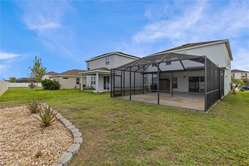 For Rent: $2,600 (3 beds, 2 baths, 1897 Square Feet)