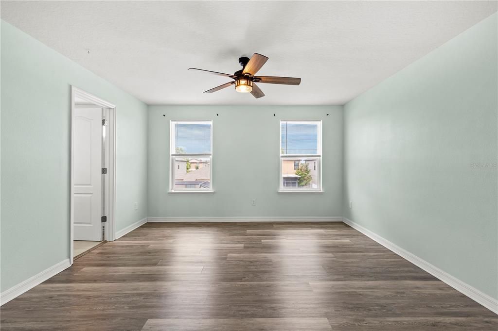 For Rent: $2,600 (3 beds, 2 baths, 1897 Square Feet)
