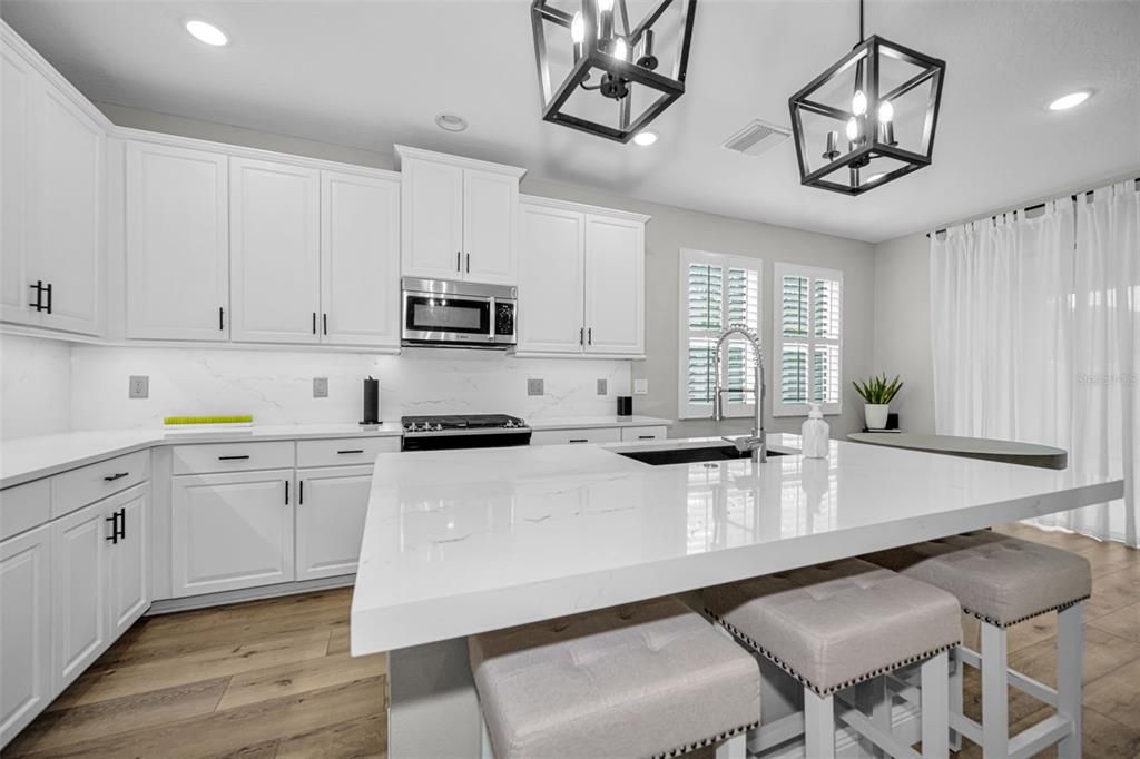 Active With Contract: $515,000 (4 beds, 2 baths, 1864 Square Feet)