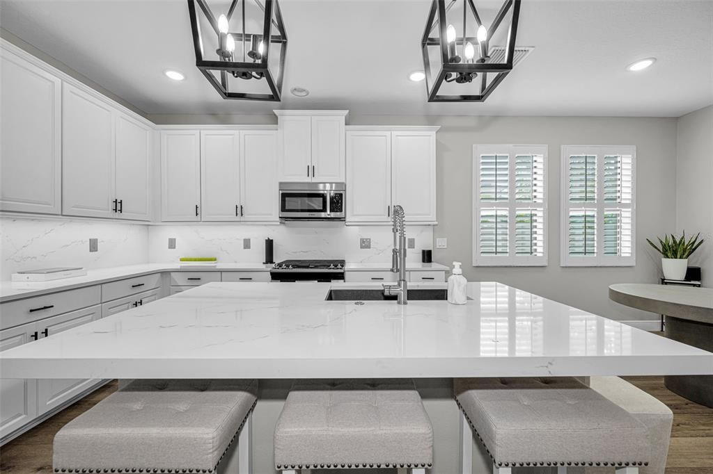 Active With Contract: $515,000 (4 beds, 2 baths, 1864 Square Feet)