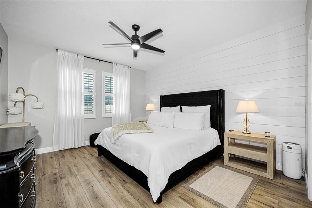 Active With Contract: $515,000 (4 beds, 2 baths, 1864 Square Feet)