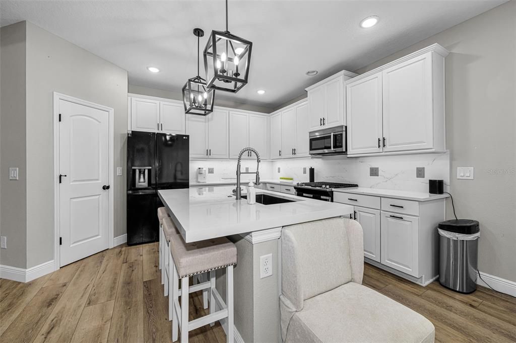 Active With Contract: $515,000 (4 beds, 2 baths, 1864 Square Feet)