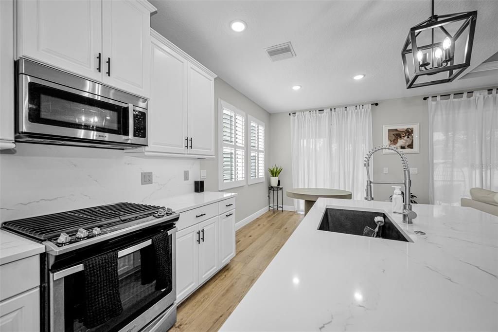 Active With Contract: $515,000 (4 beds, 2 baths, 1864 Square Feet)