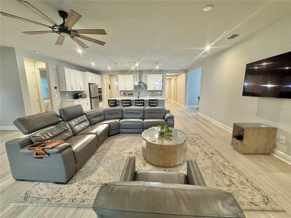 For Sale: $779,000 (4 beds, 3 baths, 2576 Square Feet)