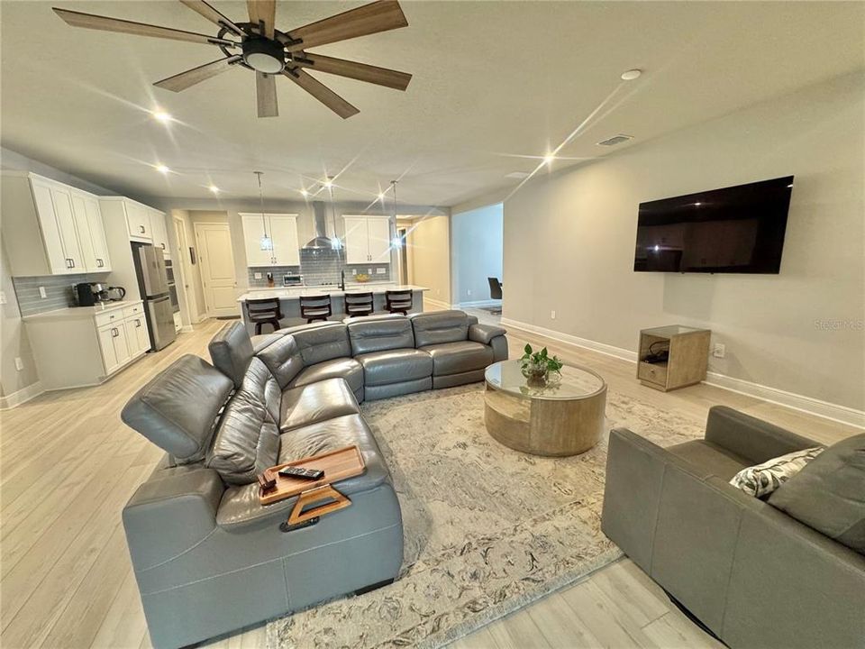 For Sale: $779,000 (4 beds, 3 baths, 2576 Square Feet)