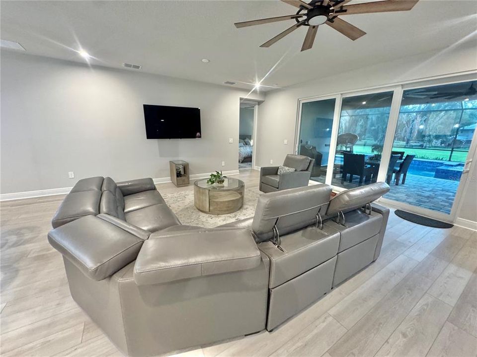 For Sale: $779,000 (4 beds, 3 baths, 2576 Square Feet)