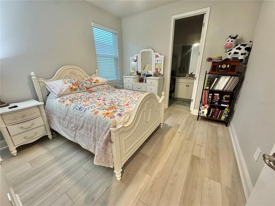 For Sale: $779,000 (4 beds, 3 baths, 2576 Square Feet)