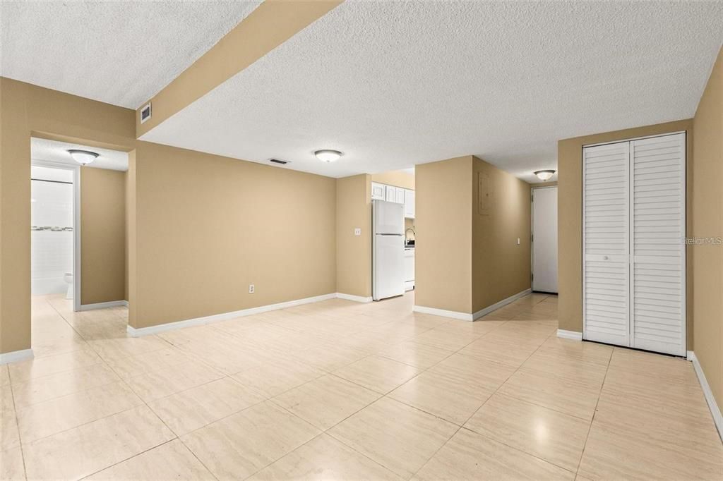 For Rent: $1,350 (1 beds, 1 baths, 783 Square Feet)
