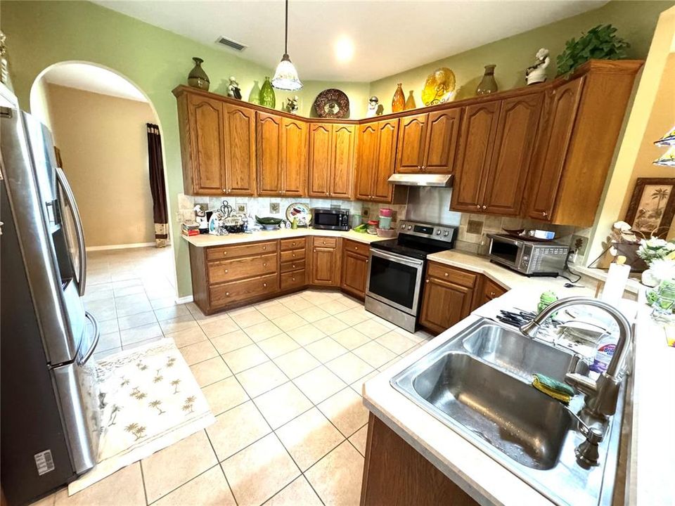 For Sale: $359,000 (3 beds, 2 baths, 2240 Square Feet)