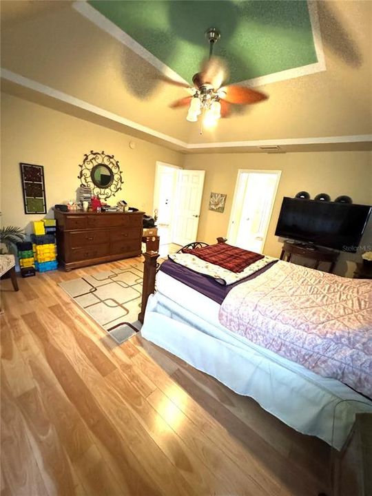 For Sale: $359,000 (3 beds, 2 baths, 2240 Square Feet)