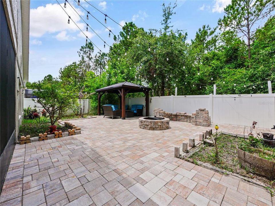 For Sale: $469,900 (4 beds, 2 baths, 2281 Square Feet)