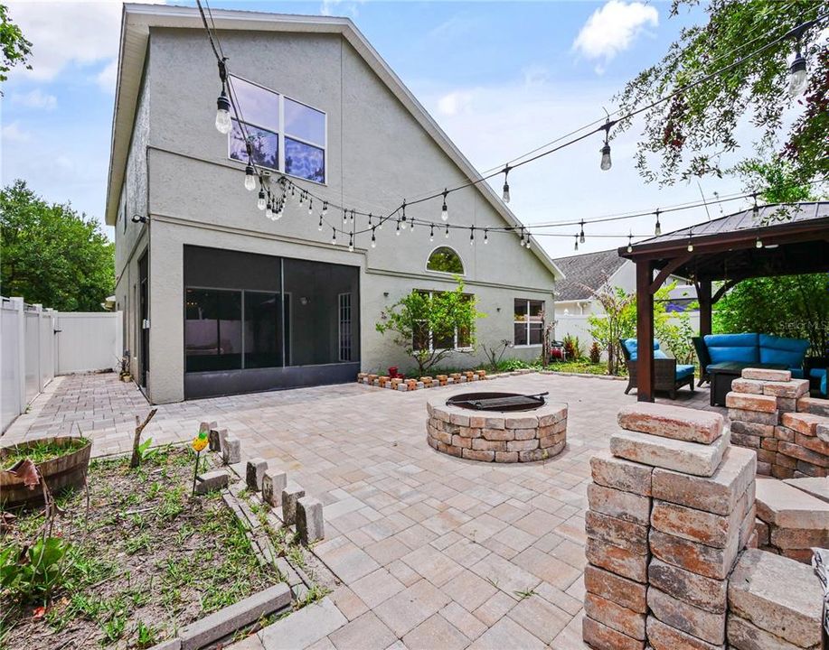 For Sale: $469,900 (4 beds, 2 baths, 2281 Square Feet)
