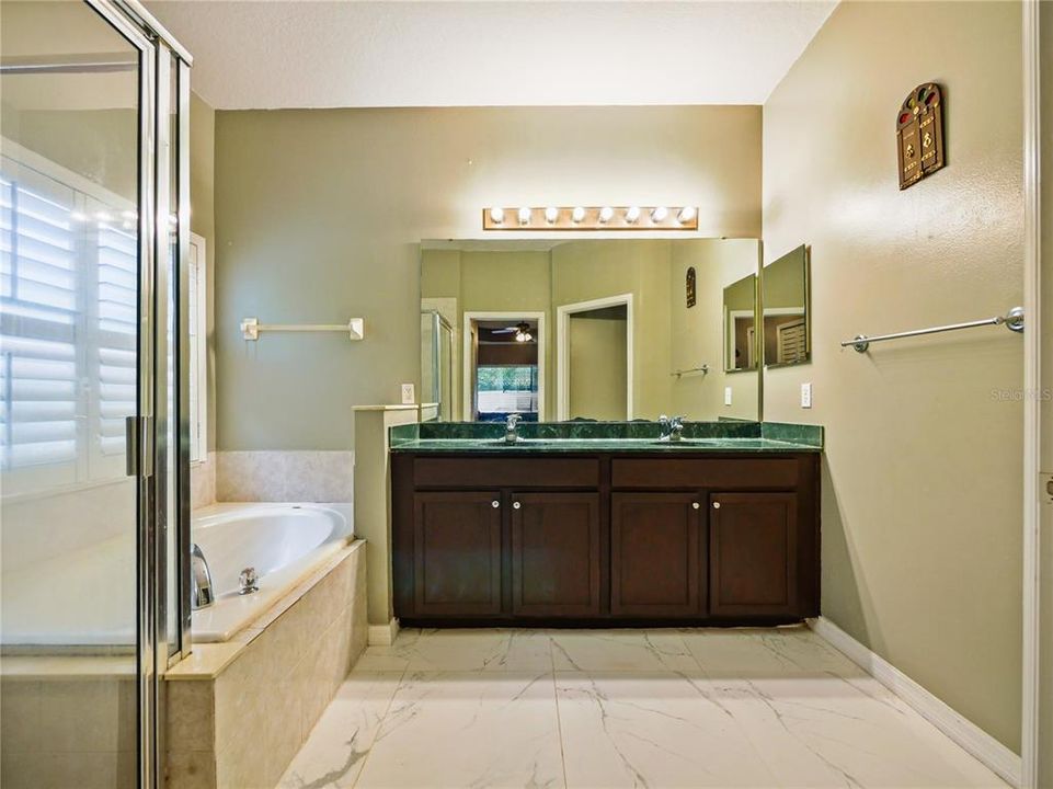 For Sale: $469,900 (4 beds, 2 baths, 2281 Square Feet)