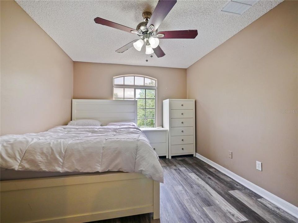 For Sale: $469,900 (4 beds, 2 baths, 2281 Square Feet)