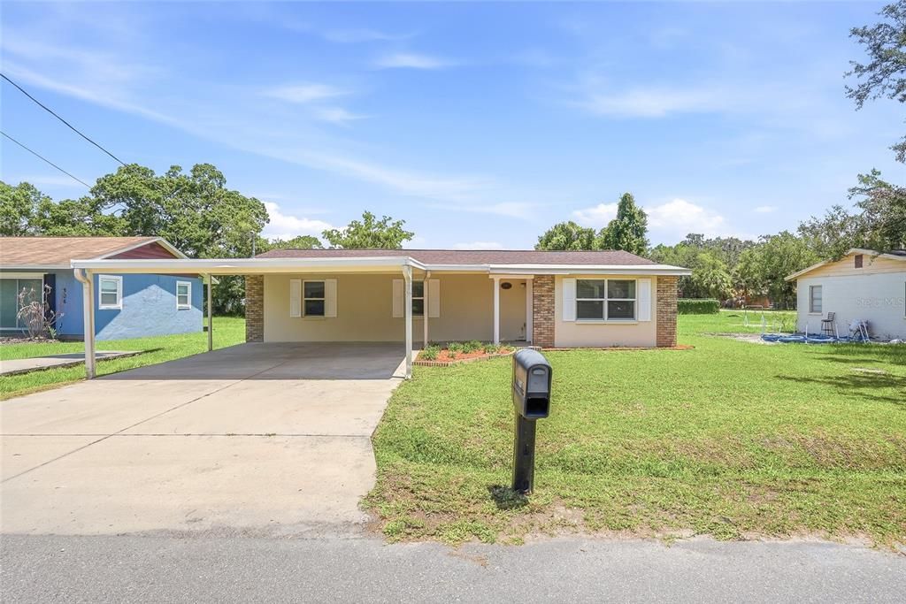 For Sale: $249,900 (3 beds, 2 baths, 1164 Square Feet)