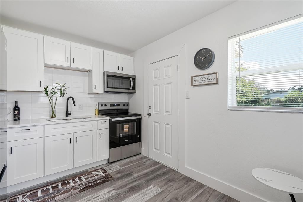 For Sale: $249,900 (3 beds, 2 baths, 1164 Square Feet)