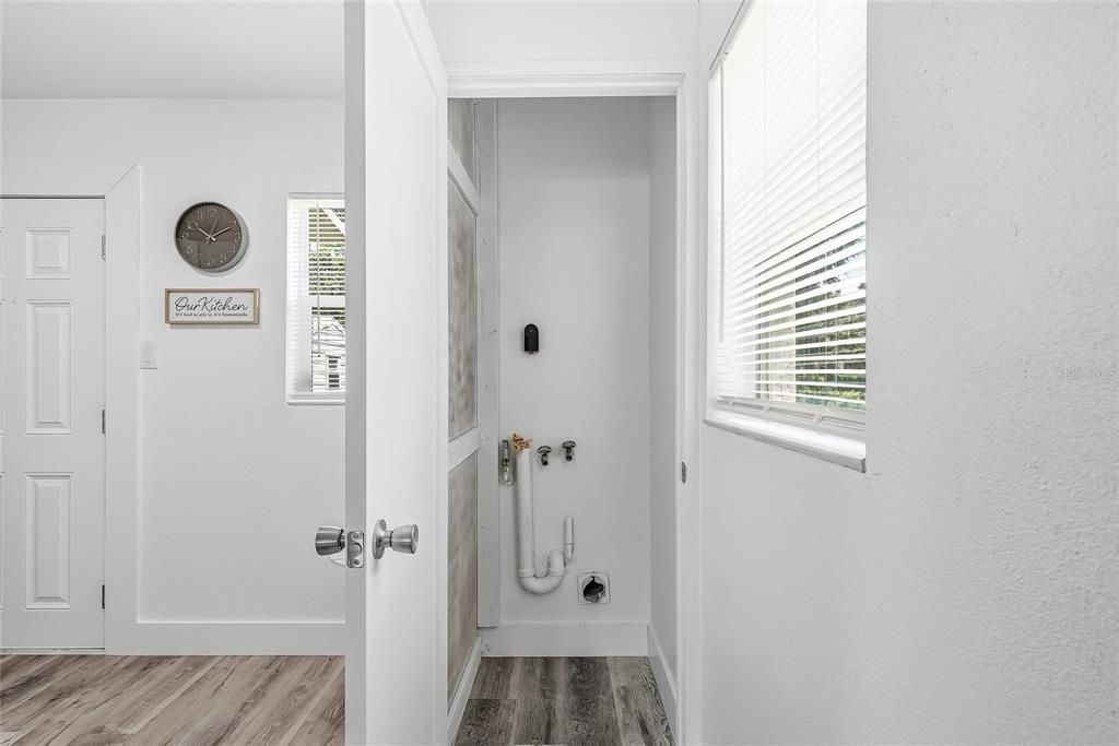 For Sale: $249,900 (3 beds, 2 baths, 1164 Square Feet)