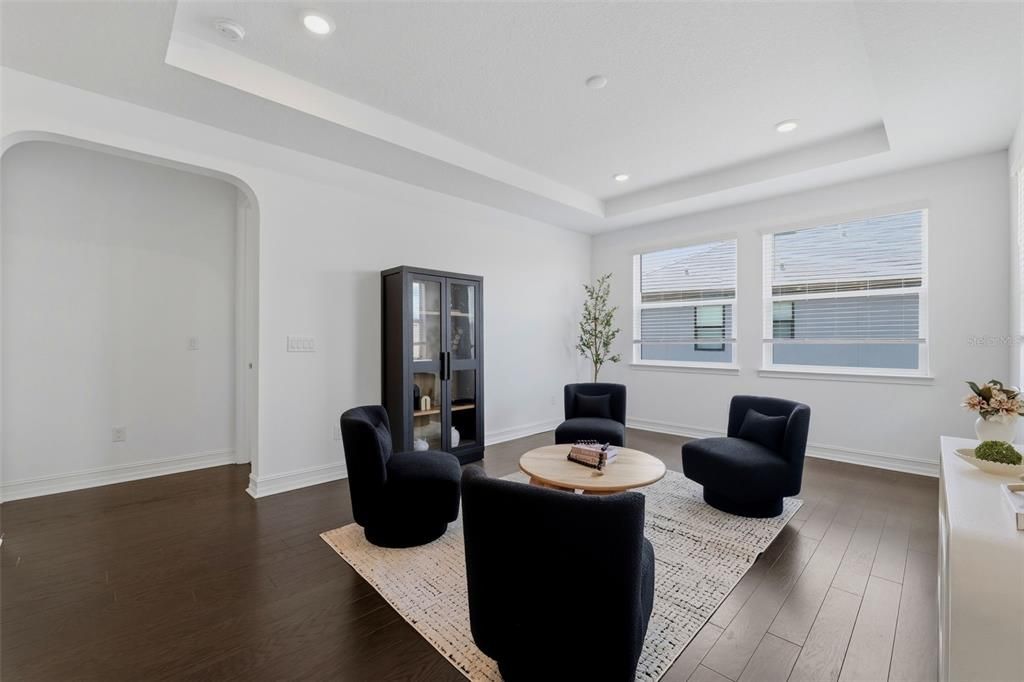 На продажу: $1,359,900 (5 спален, 3 ванн, 4525 Квадратных фут)