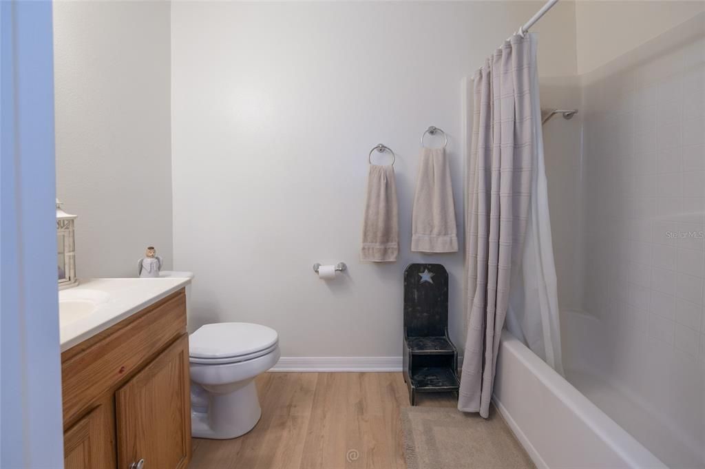 For Sale: $330,000 (3 beds, 2 baths, 1371 Square Feet)