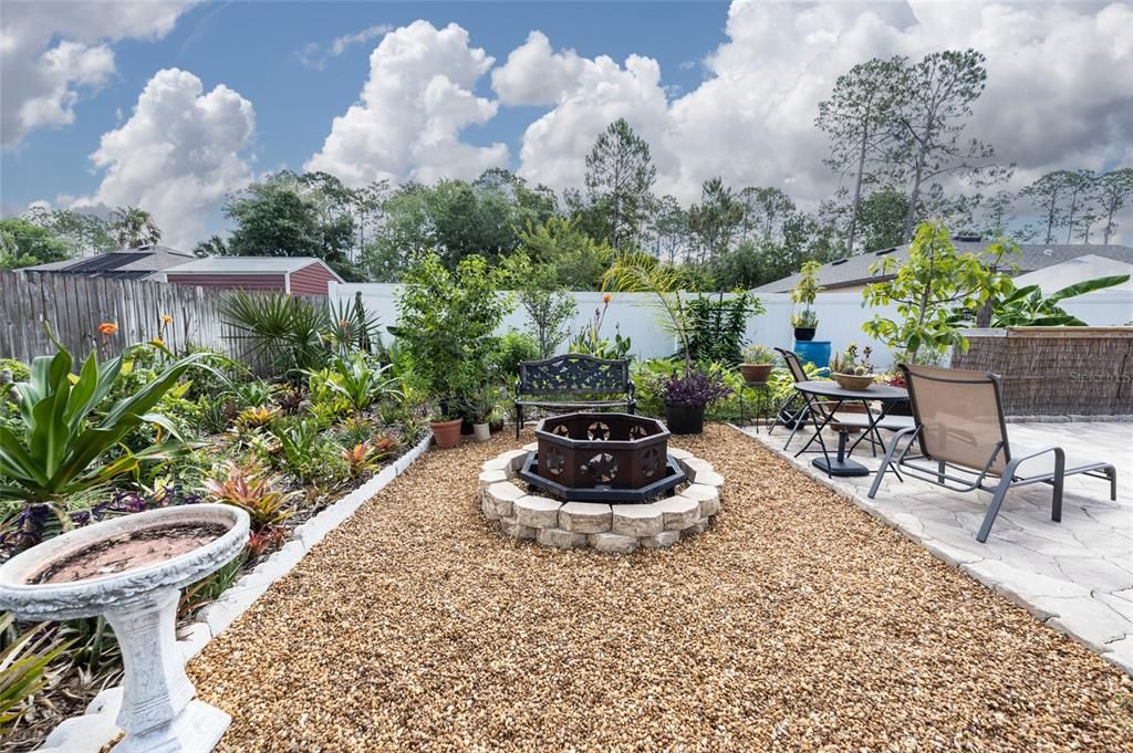 For Sale: $330,000 (3 beds, 2 baths, 1371 Square Feet)