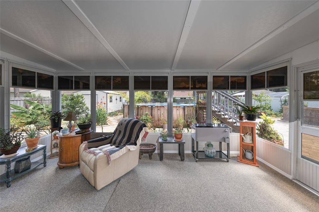 For Sale: $330,000 (3 beds, 2 baths, 1371 Square Feet)