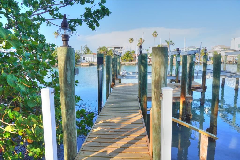 For Rent: $2,000 (1 beds, 1 baths, 560 Square Feet)
