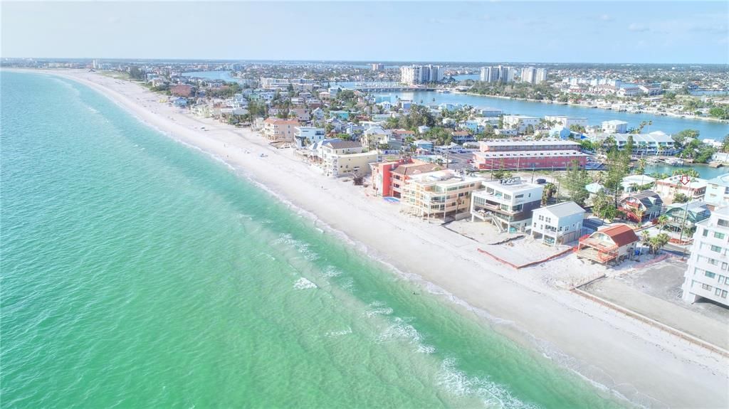 For Rent: $2,000 (1 beds, 1 baths, 560 Square Feet)