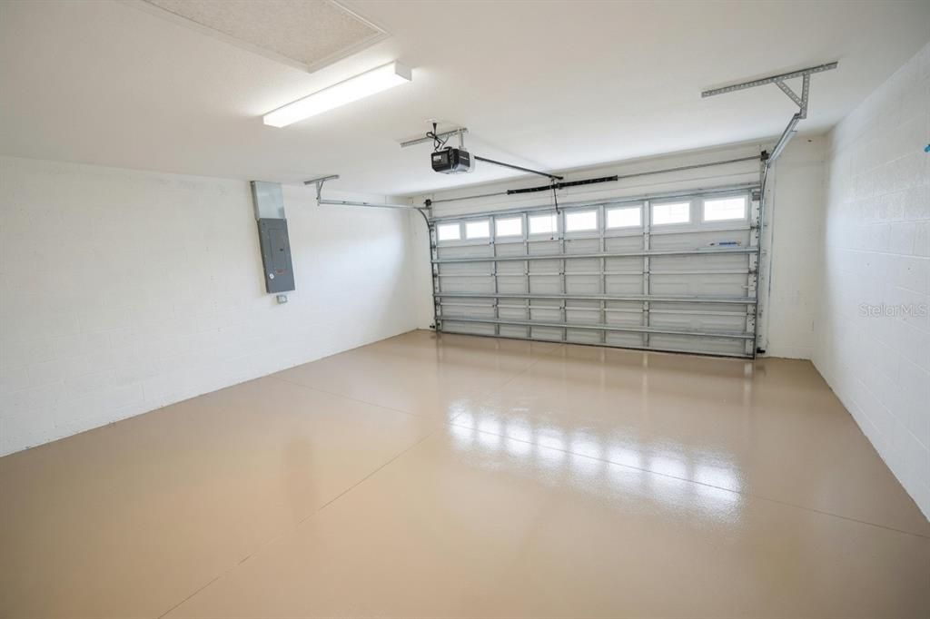 For Sale: $329,900 (2 beds, 2 baths, 1568 Square Feet)