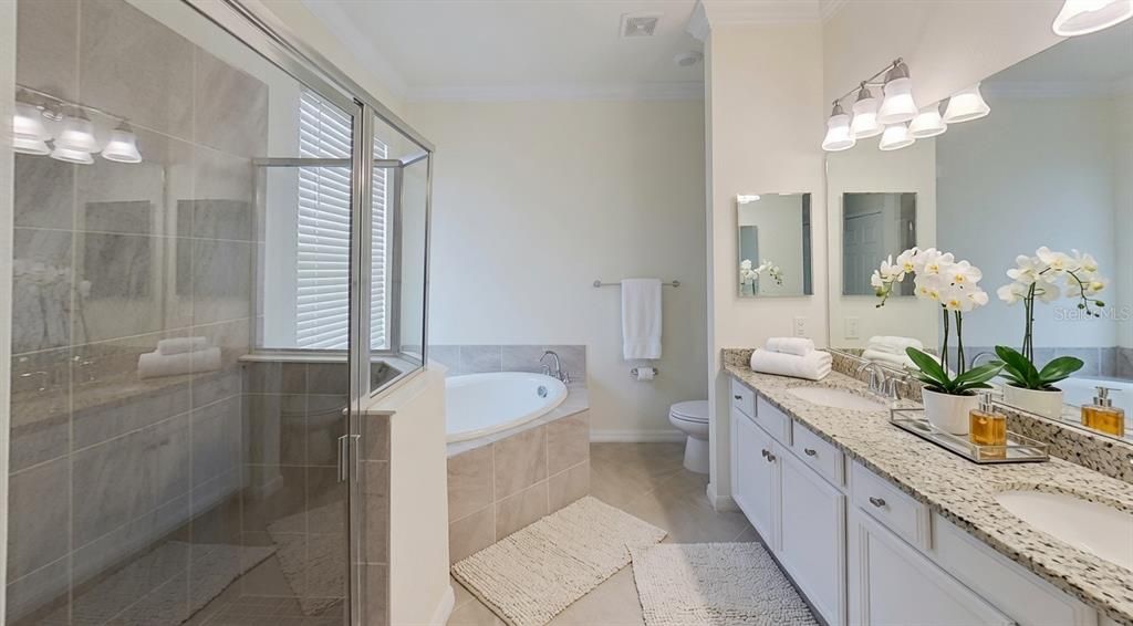 For Sale: $329,900 (2 beds, 2 baths, 1568 Square Feet)
