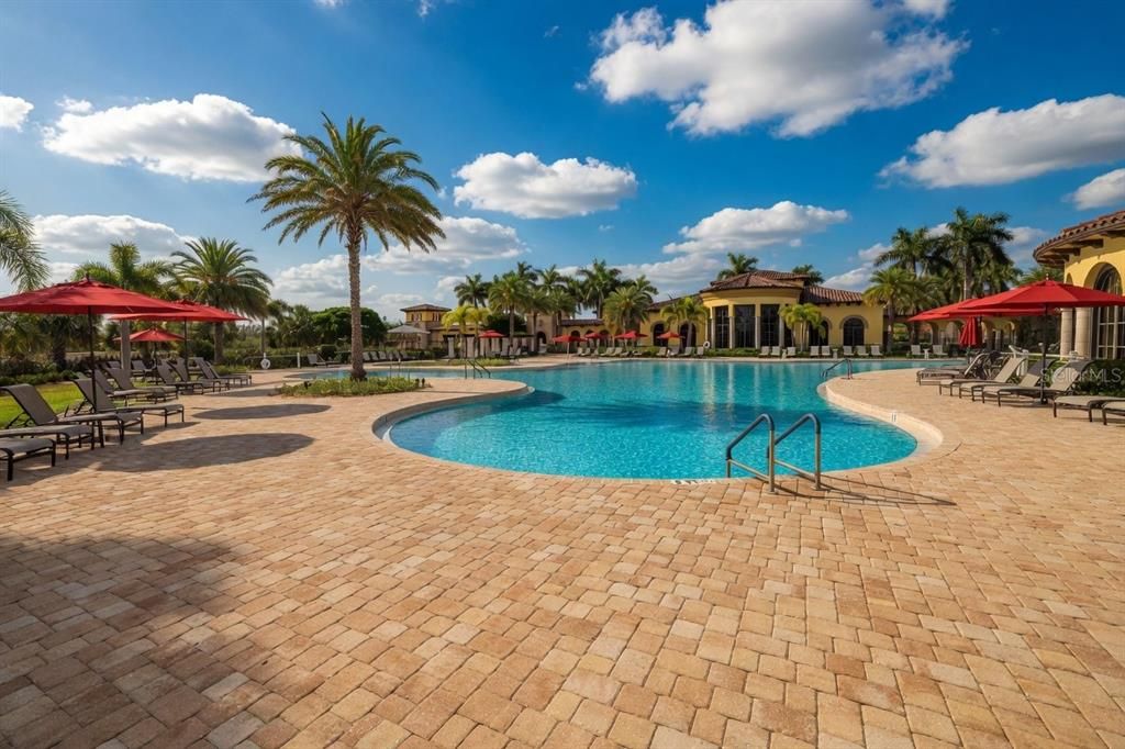 For Sale: $329,900 (2 beds, 2 baths, 1568 Square Feet)