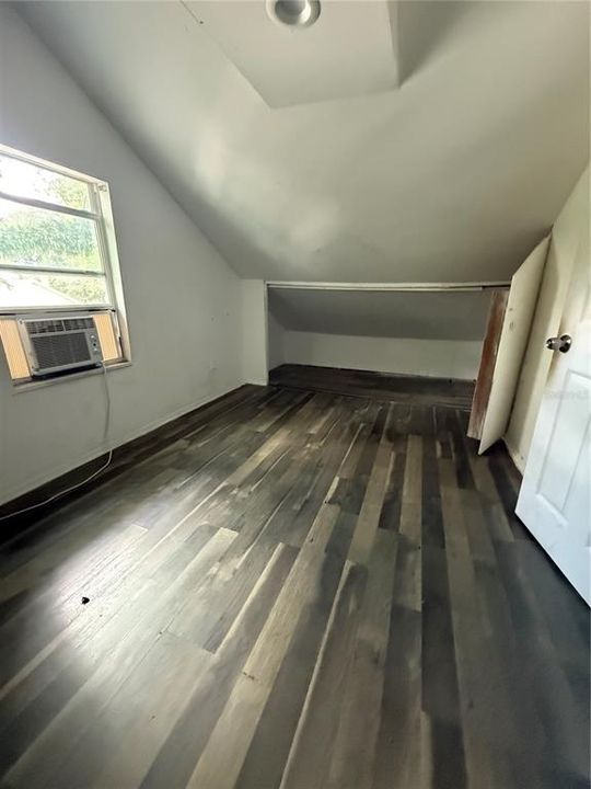 For Sale: $229,900 (3 beds, 1 baths, 1302 Square Feet)