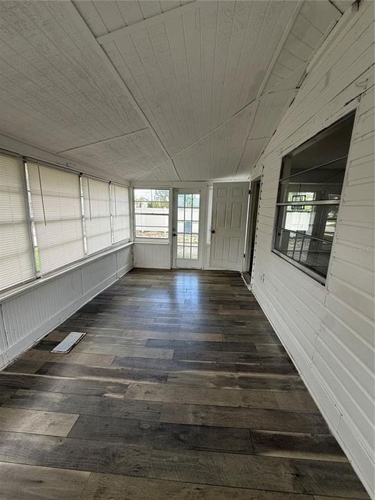 For Sale: $229,900 (3 beds, 1 baths, 1302 Square Feet)