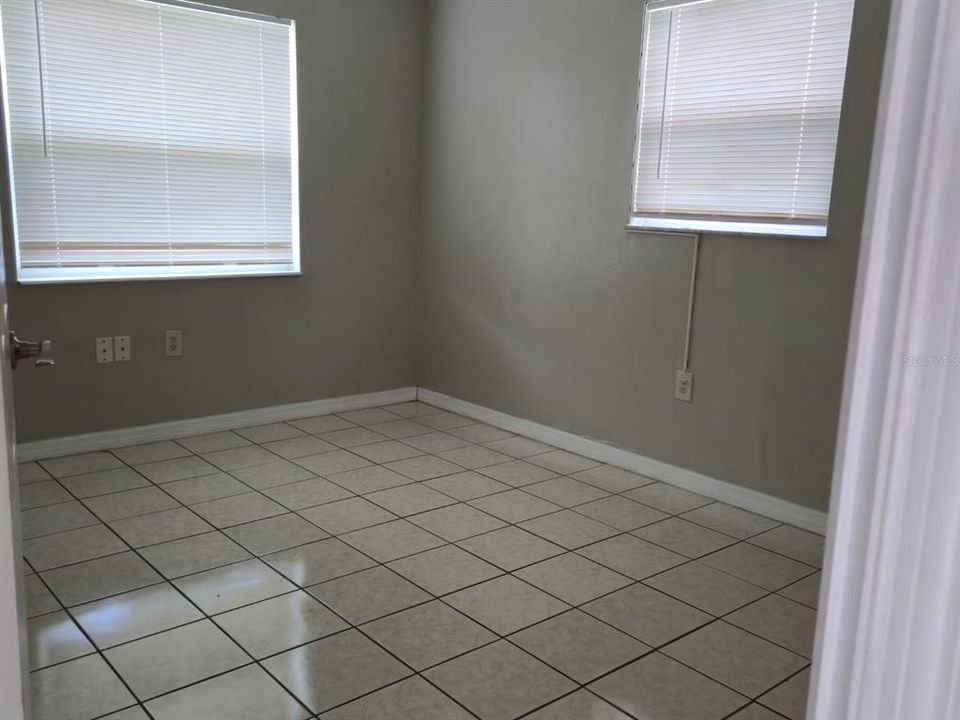 For Rent: $1,325 (2 beds, 1 baths, 784 Square Feet)