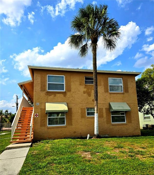 For Rent: $1,325 (2 beds, 1 baths, 784 Square Feet)