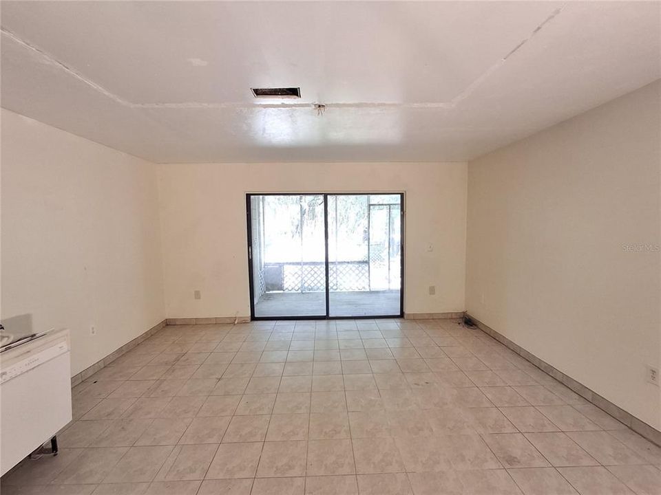 For Sale: $115,000 (2 beds, 2 baths, 1120 Square Feet)