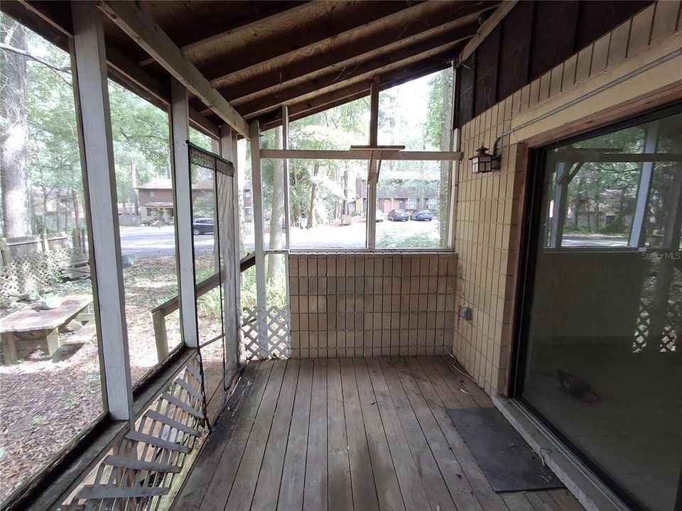 For Sale: $115,000 (2 beds, 2 baths, 1120 Square Feet)