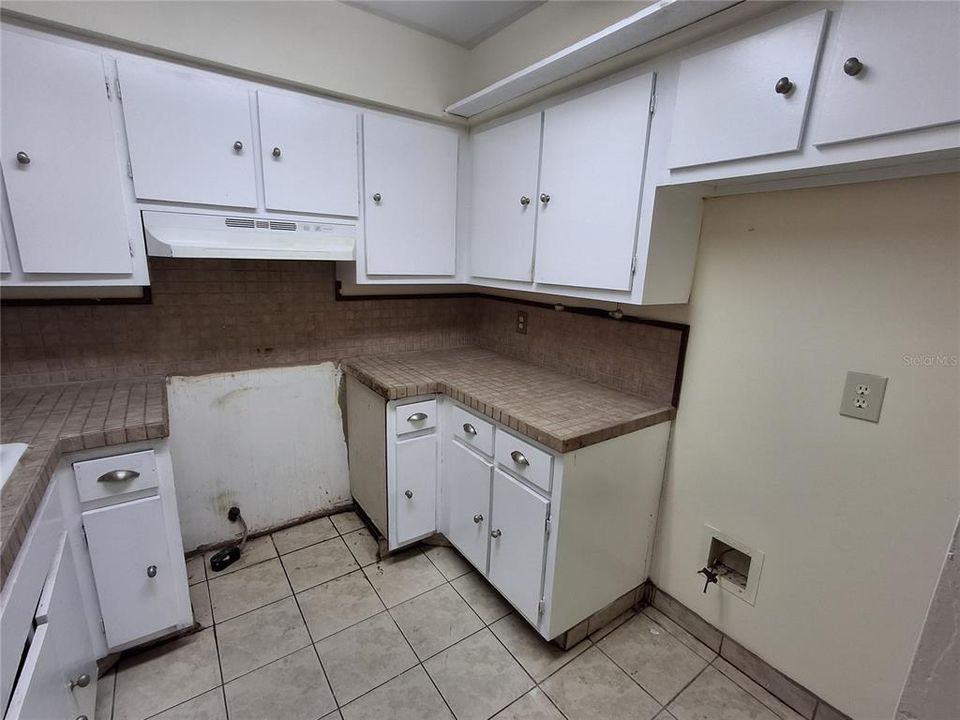 For Sale: $115,000 (2 beds, 2 baths, 1120 Square Feet)