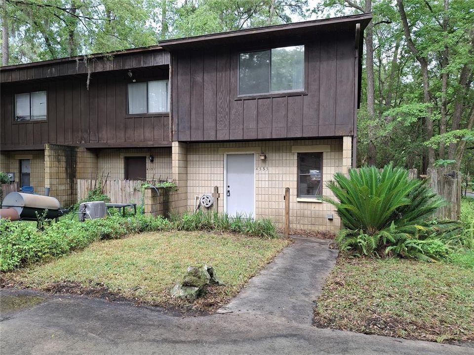 For Sale: $115,000 (2 beds, 2 baths, 1120 Square Feet)