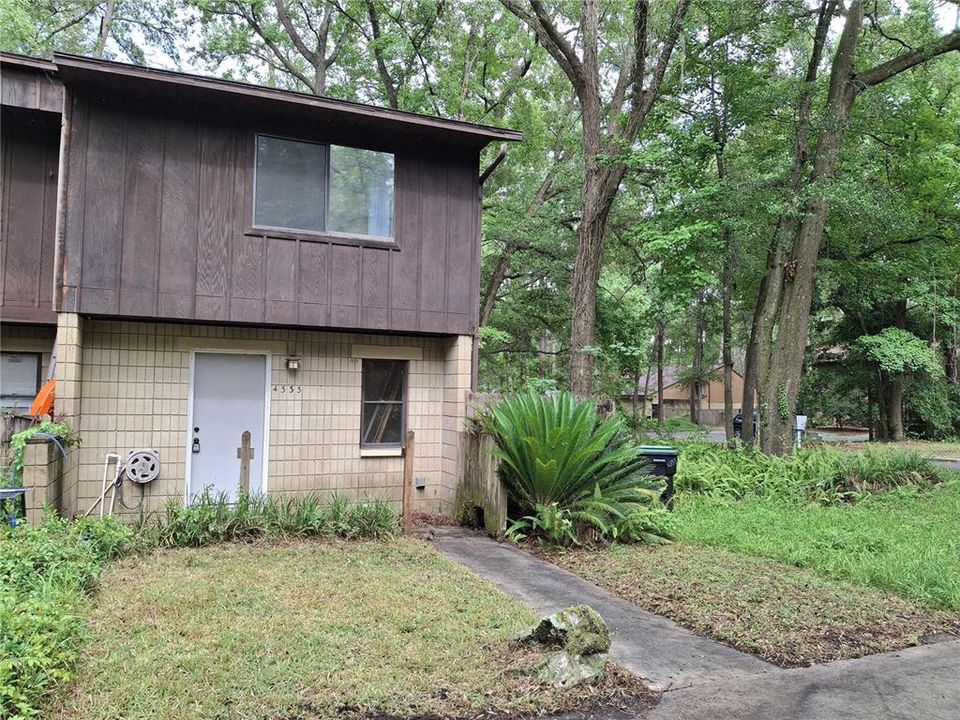 For Sale: $115,000 (2 beds, 2 baths, 1120 Square Feet)