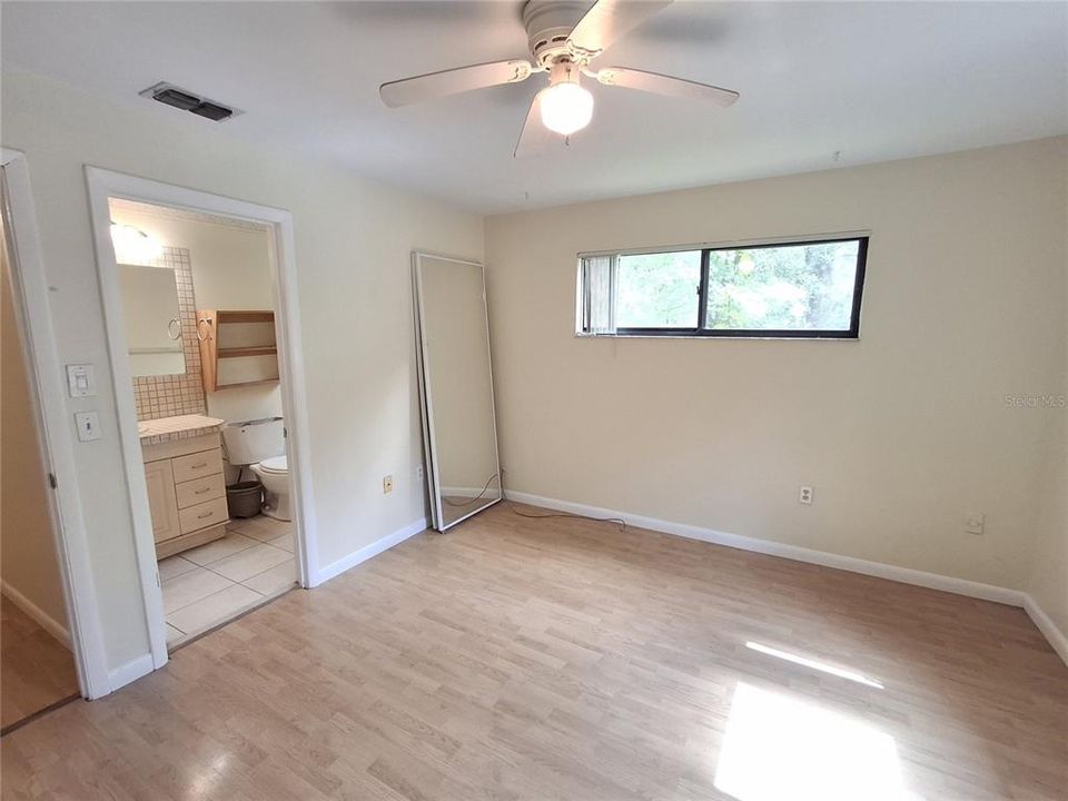 For Sale: $115,000 (2 beds, 2 baths, 1120 Square Feet)