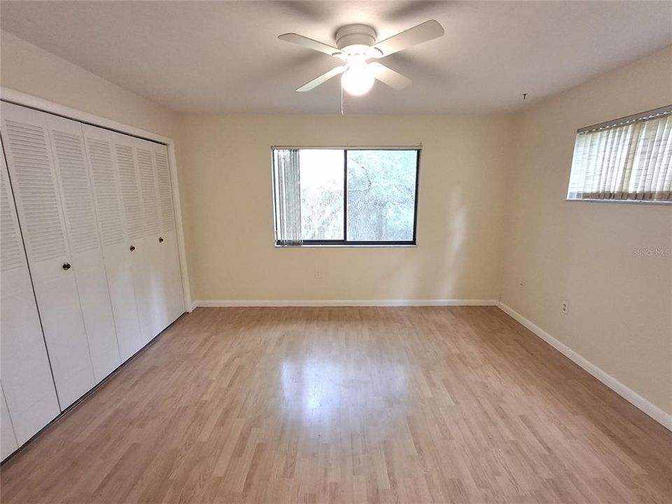 For Sale: $115,000 (2 beds, 2 baths, 1120 Square Feet)