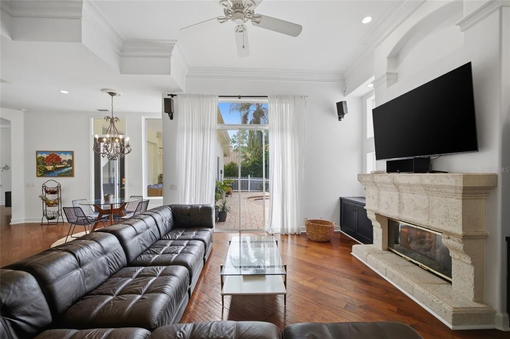 En Venta: $1,275,000 (4 camas, 3 baños, 3163 Pies cuadrados)