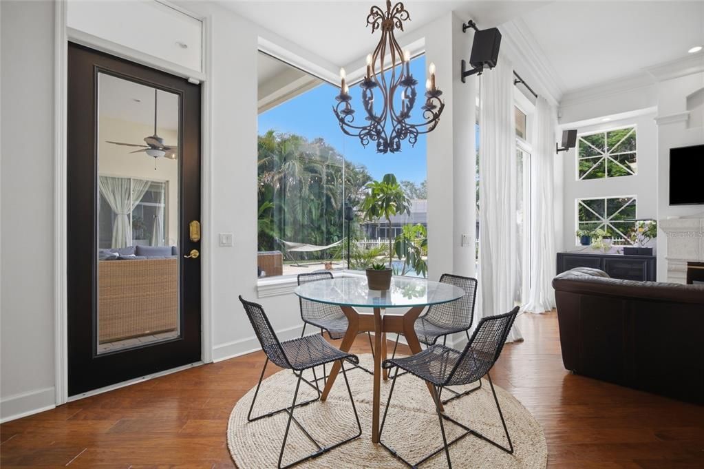 En Venta: $1,275,000 (4 camas, 3 baños, 3163 Pies cuadrados)