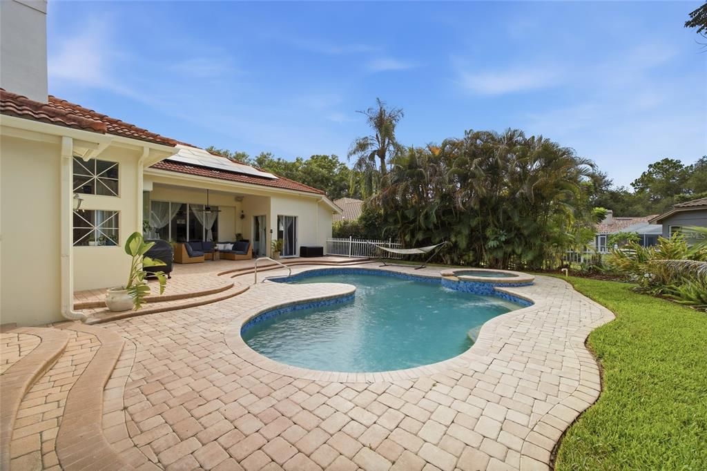 En Venta: $1,275,000 (4 camas, 3 baños, 3163 Pies cuadrados)
