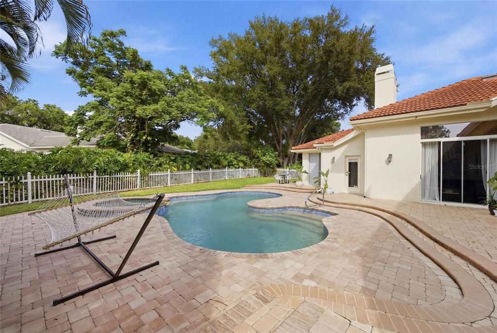 En Venta: $1,275,000 (4 camas, 3 baños, 3163 Pies cuadrados)