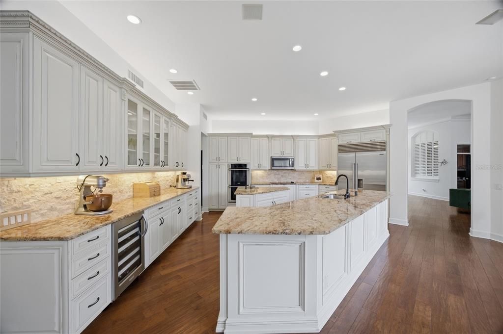 En Venta: $1,275,000 (4 camas, 3 baños, 3163 Pies cuadrados)