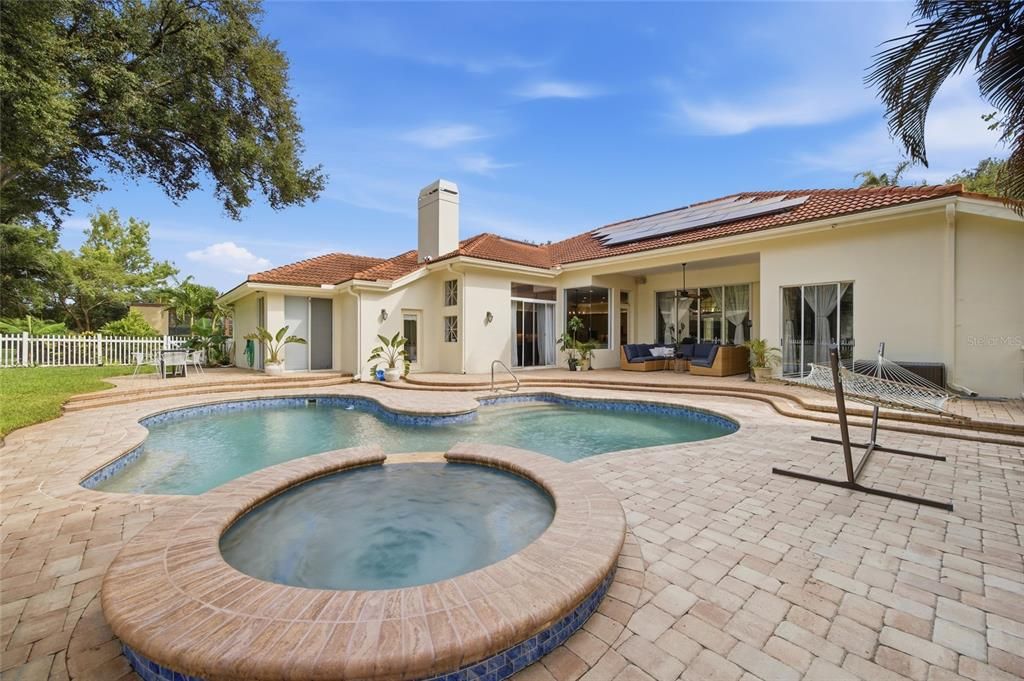 En Venta: $1,275,000 (4 camas, 3 baños, 3163 Pies cuadrados)
